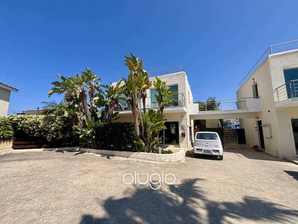 Apartment For Sale in Peyia