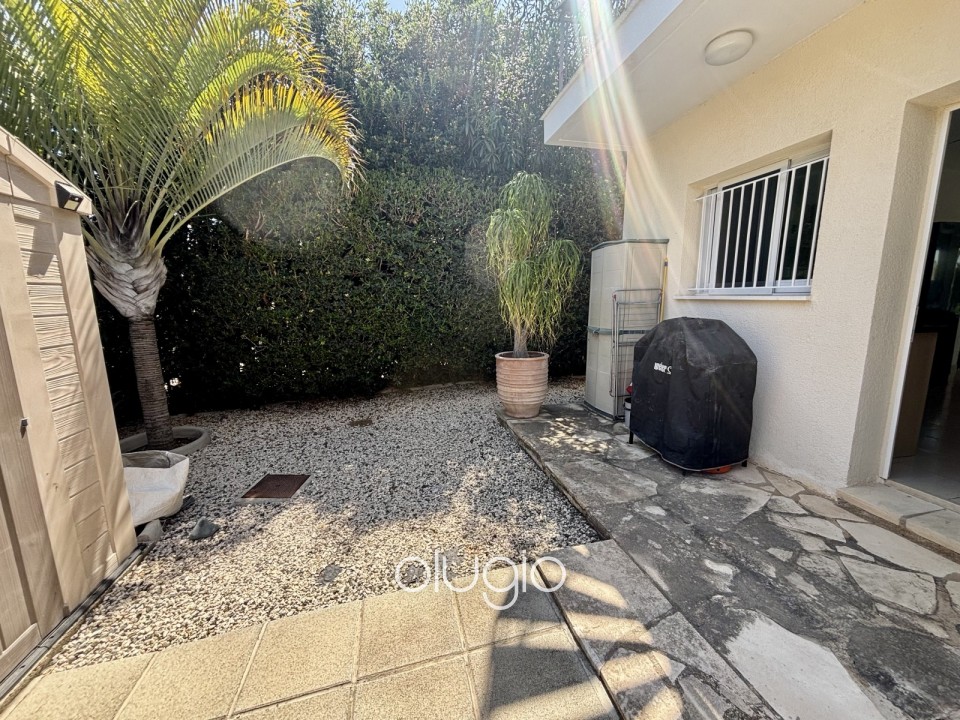 Apartment For Sale in Peyia