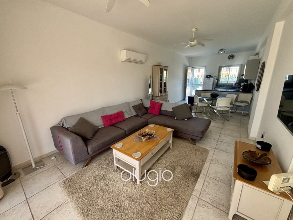 Apartment For Sale in Tombs of the Kings