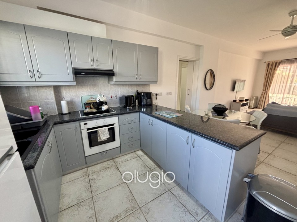 Apartment For Sale in Tombs of the Kings