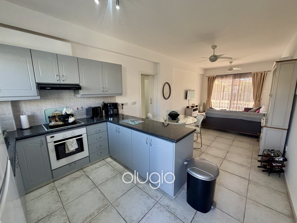 Apartment For Sale in Tombs of the Kings