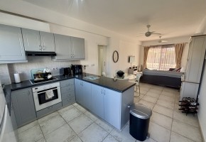 Apartment For Sale in Tombs of the Kings