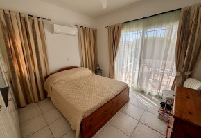 Apartment For Sale in Tombs of the Kings