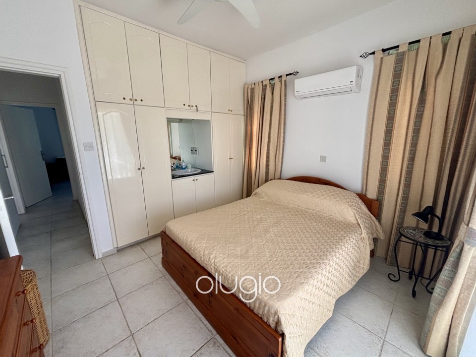 Apartment For Sale in Tombs of the Kings