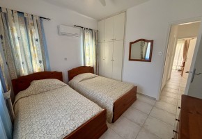 Apartment For Sale in Tombs of the Kings