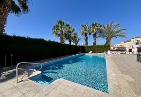 Apartment For Sale in Tombs of the Kings