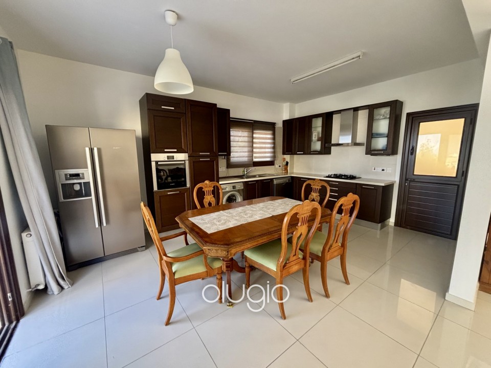 Detached Villa For Sale in Konia