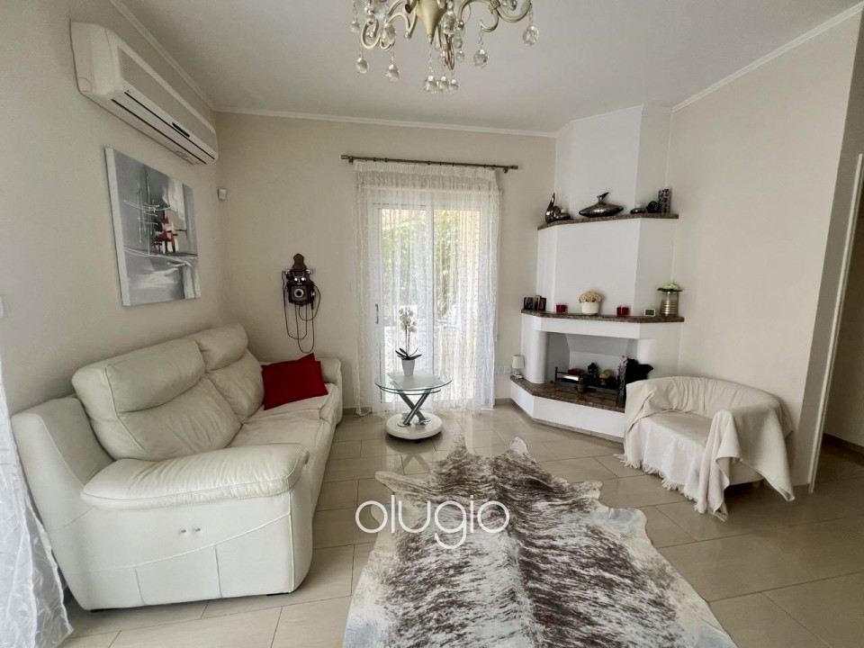 Detached Villa For Sale in Peyia
