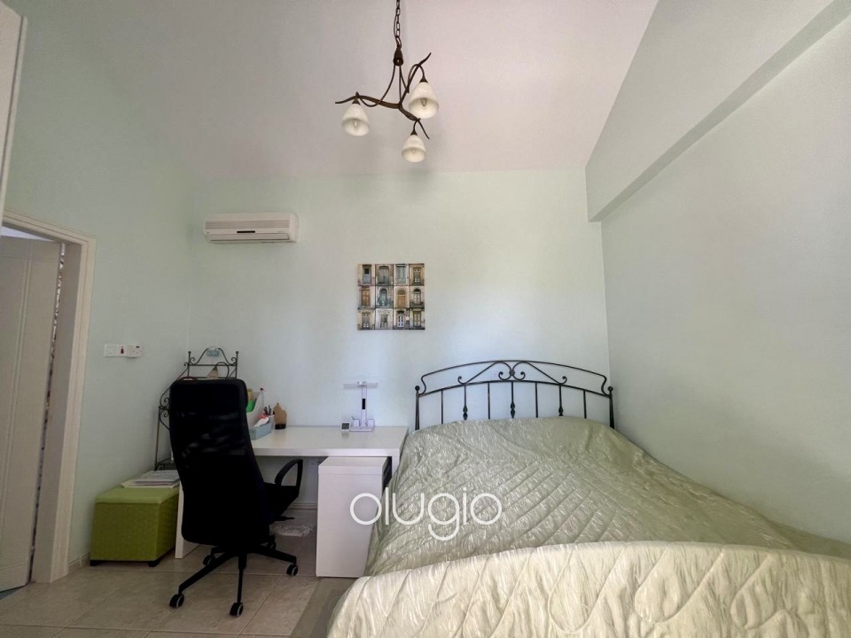 Detached Villa For Sale in Peyia