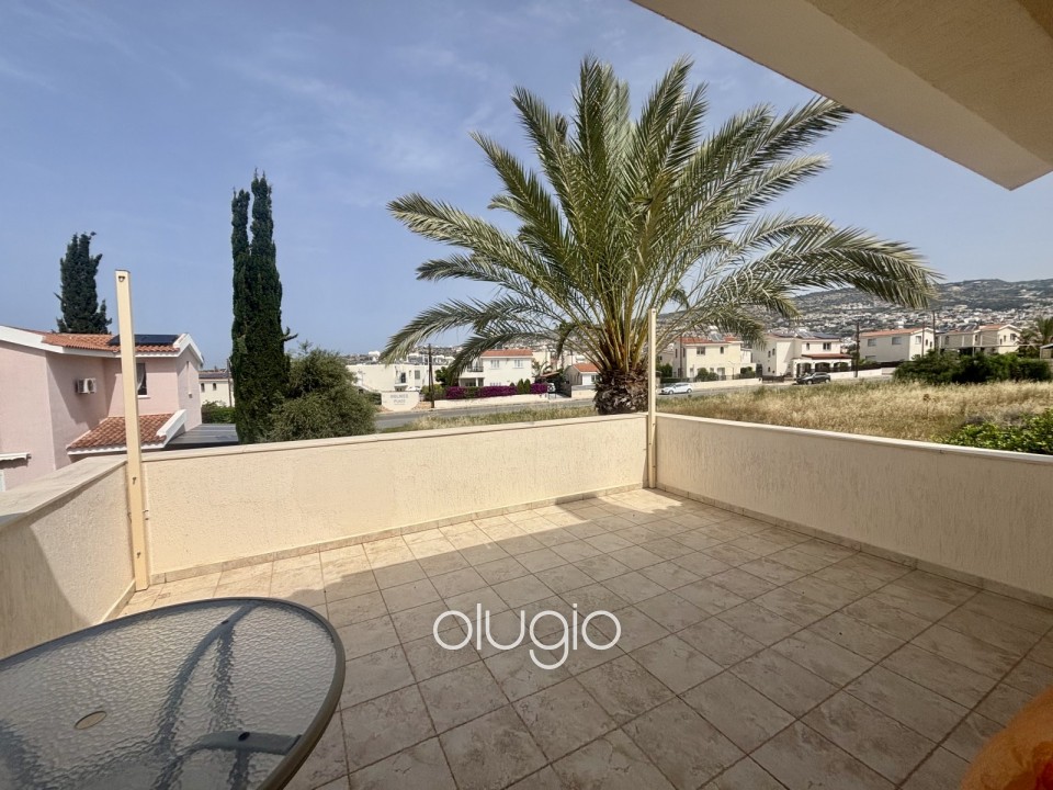 Detached Villa For Sale in Peyia