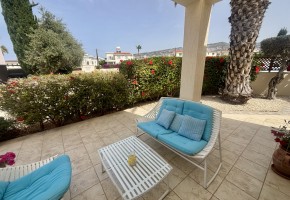Detached Villa For Sale in Peyia