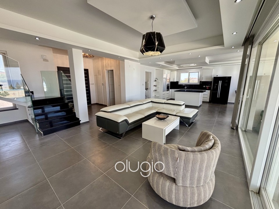 Detached Villa For Sale in Sea Caves - St.George