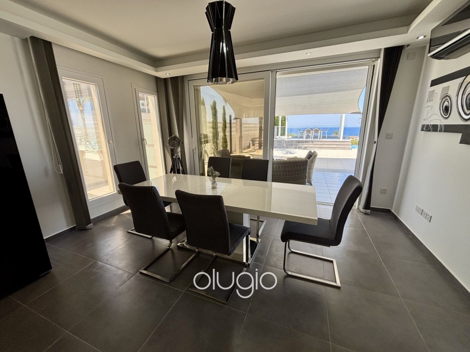 Detached Villa For Sale in Sea Caves - St.George