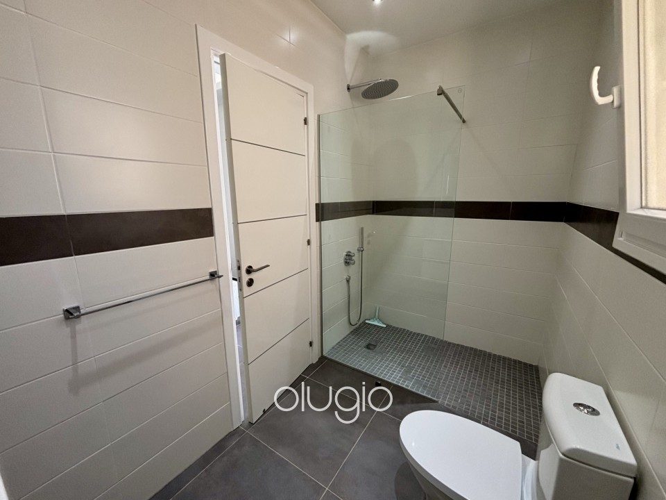 Detached Villa For Sale in Sea Caves - St.George