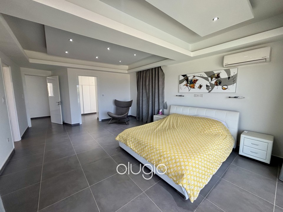 Detached Villa For Sale in Sea Caves - St.George