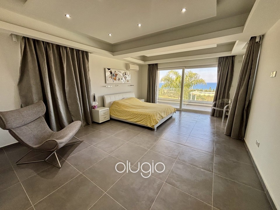 Detached Villa For Sale in Sea Caves - St.George