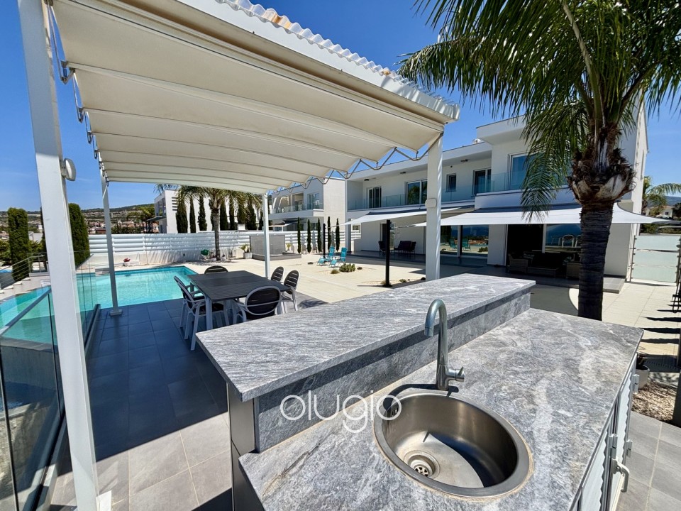 Detached Villa For Sale in Sea Caves - St.George