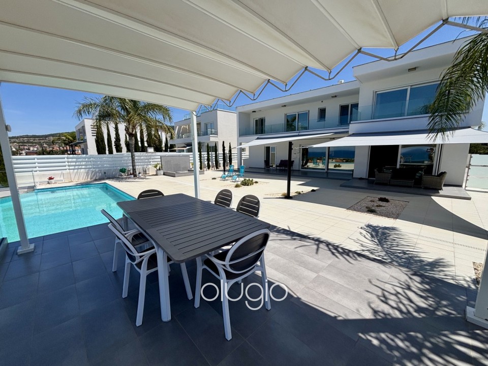 Detached Villa For Sale in Sea Caves - St.George