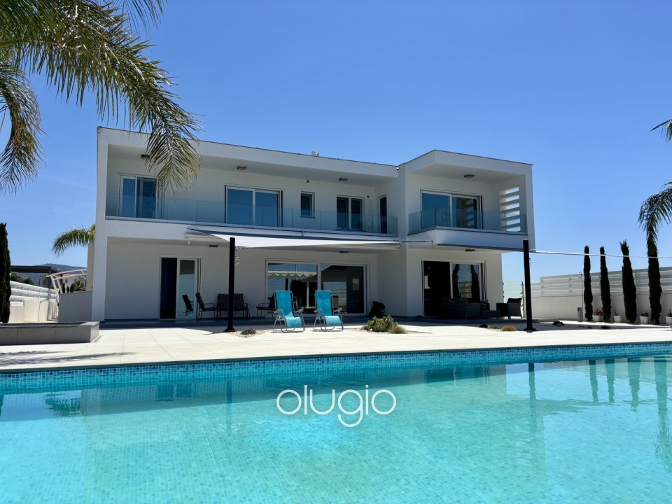 Detached Villa For Sale in Sea Caves - St.George