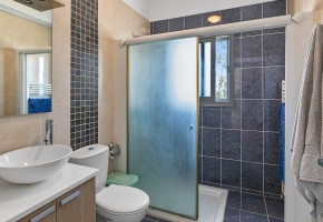 Detached Villa For Sale in Konia