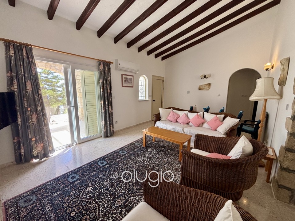 Bungalow For Sale in Kamares - Tala