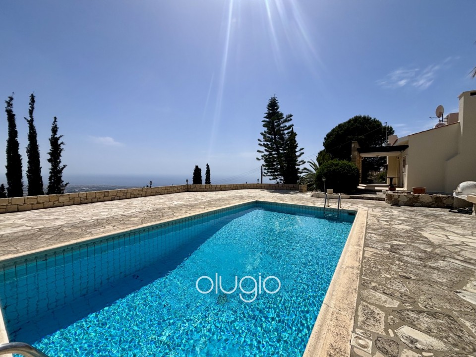 Bungalow For Sale in Kamares - Tala