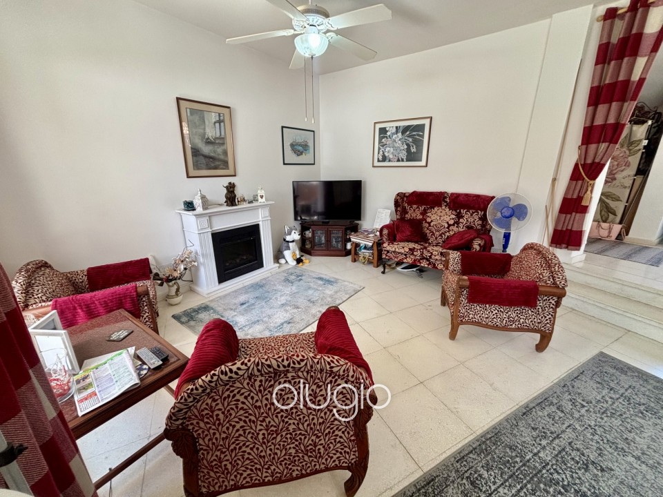 Semi Detached Villa For Sale in Universal