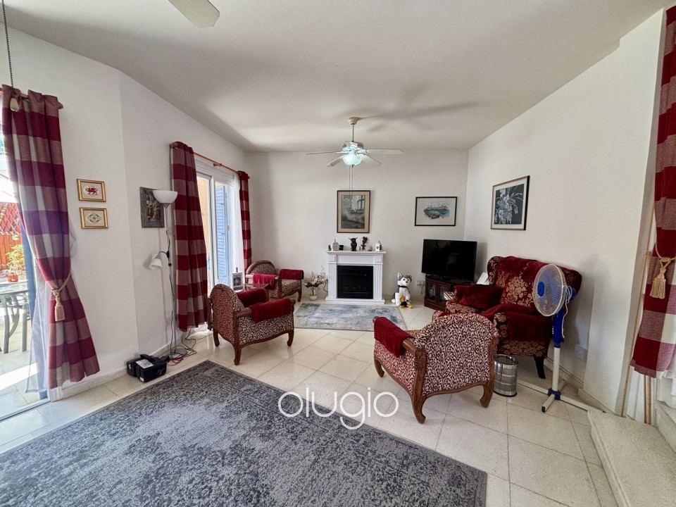 Semi Detached Villa For Sale in Universal