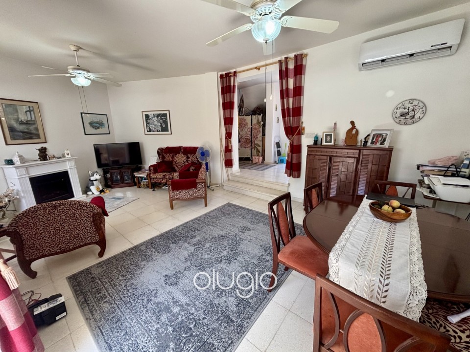 Semi Detached Villa For Sale in Universal