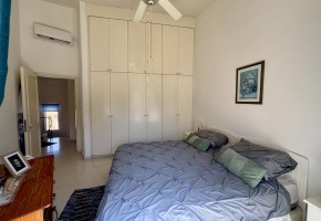 Semi Detached Villa For Sale in Universal