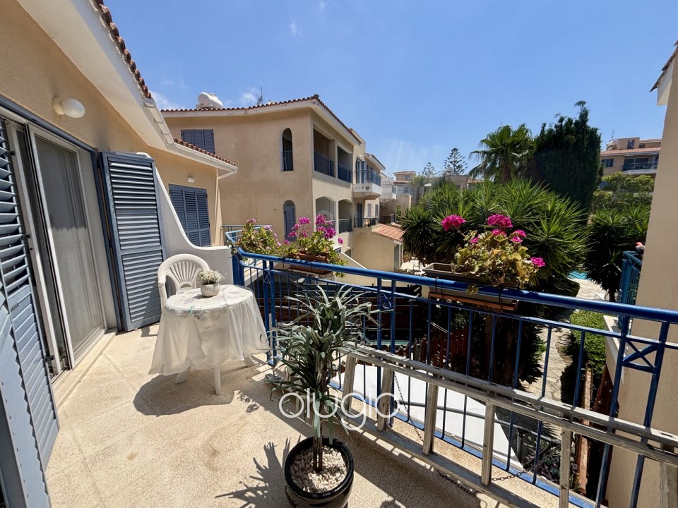 Semi Detached Villa For Sale in Universal