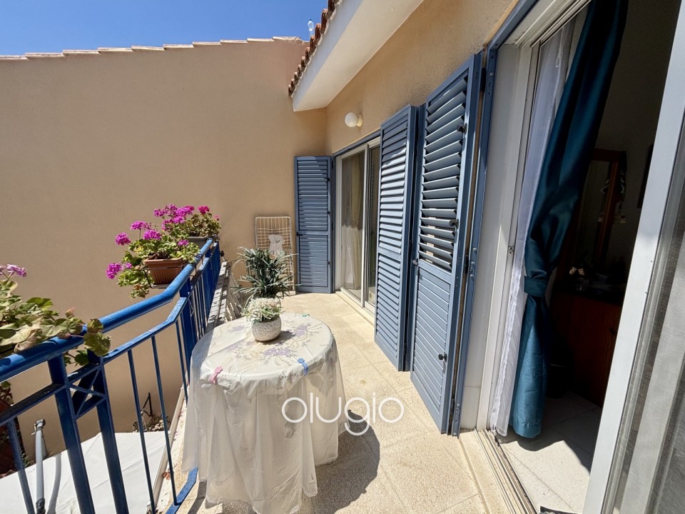 Semi Detached Villa For Sale in Universal