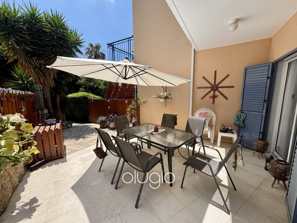 Semi Detached Villa For Sale in Universal