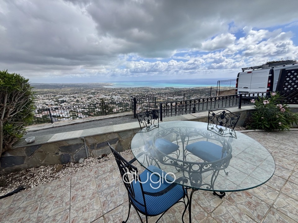 Detached Villa For Sale in Peyia