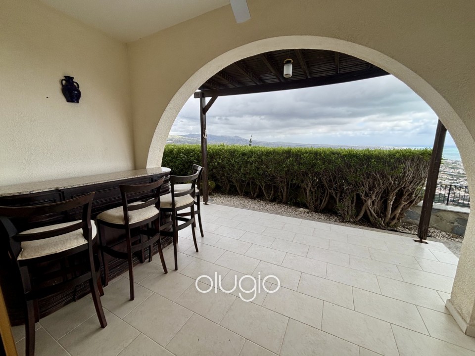Detached Villa For Sale in Peyia