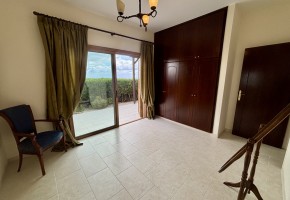 Detached Villa For Sale in Peyia