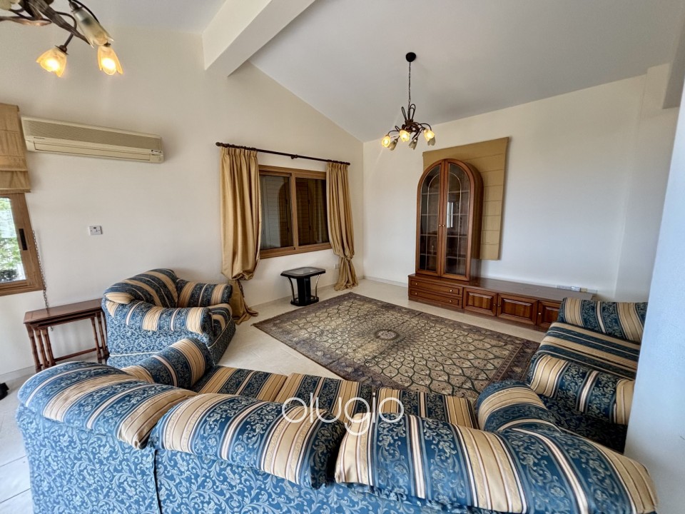 Detached Villa For Sale in Peyia