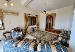 Detached Villa For Sale in Peyia