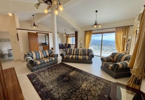 Detached Villa For Sale in Peyia