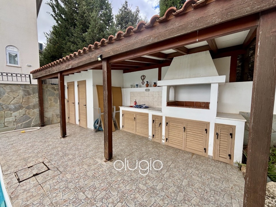 Detached Villa For Sale in Peyia
