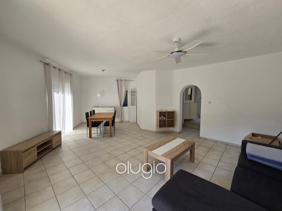 Semi Detached Villa For Sale in Universal