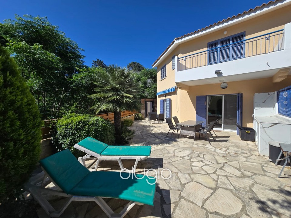 Semi Detached Villa For Sale in Universal