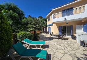 Semi Detached Villa For Sale in Universal