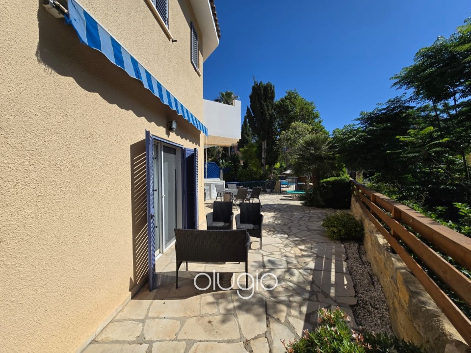 Semi Detached Villa For Sale in Universal