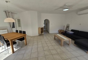 Semi Detached Villa For Sale in Universal