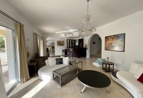 Detached Villa For Sale in Coral Bay