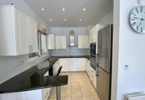 Detached Villa For Sale in Coral Bay