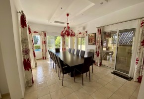 Detached Villa For Sale in Coral Bay