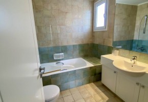 Detached Villa For Sale in Coral Bay