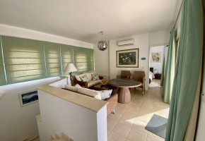 Detached Villa For Sale in Coral Bay